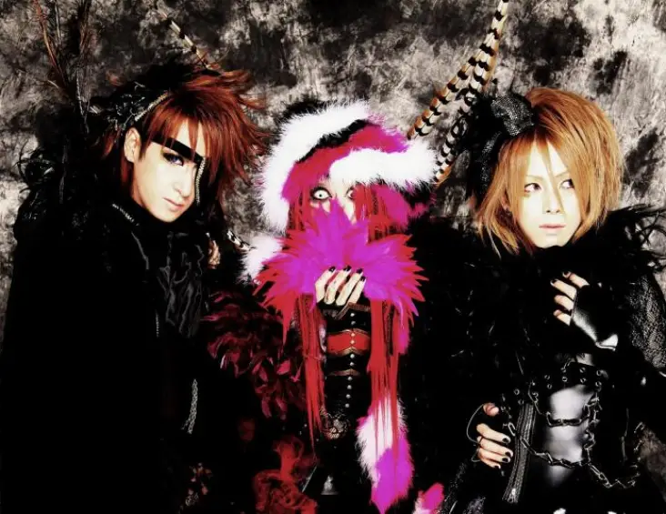 Banda Visual Kei - Aliene Ma'riage