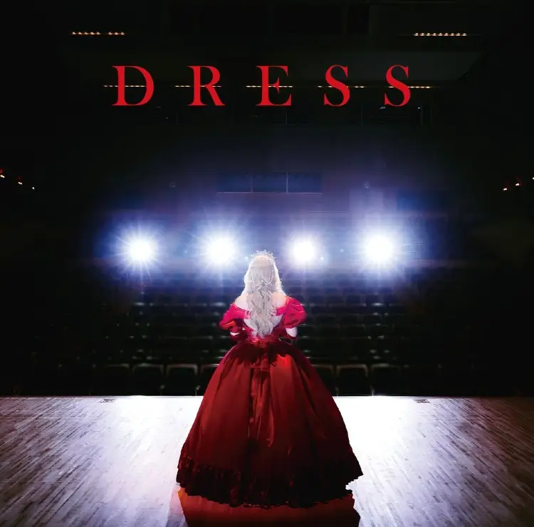 Portada del álbum DRESS